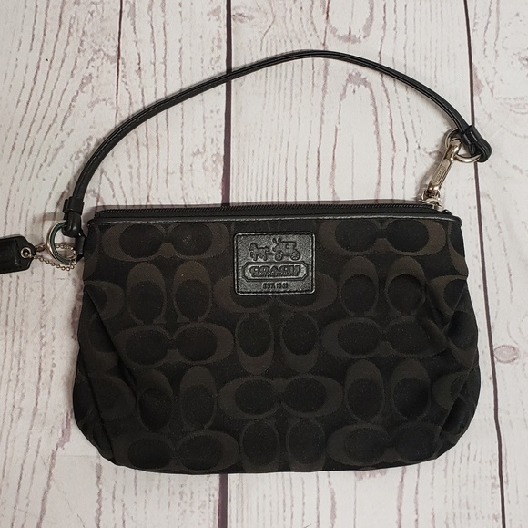 Coach Handbags - Coach Wristlet